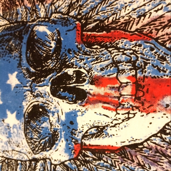 NWT Cesnleoik Black Rock Denim & Co. Patriotic Skull Tee, Size M - Picture 3 of 6
